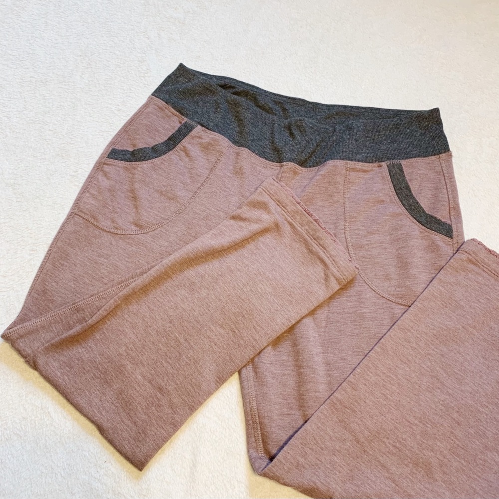 LOGO LOUNGE FLARE SWEATPANT